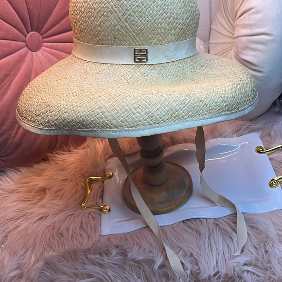 ULTRA VINTAGE GIVENCHY HAT - Picture 9 of 9